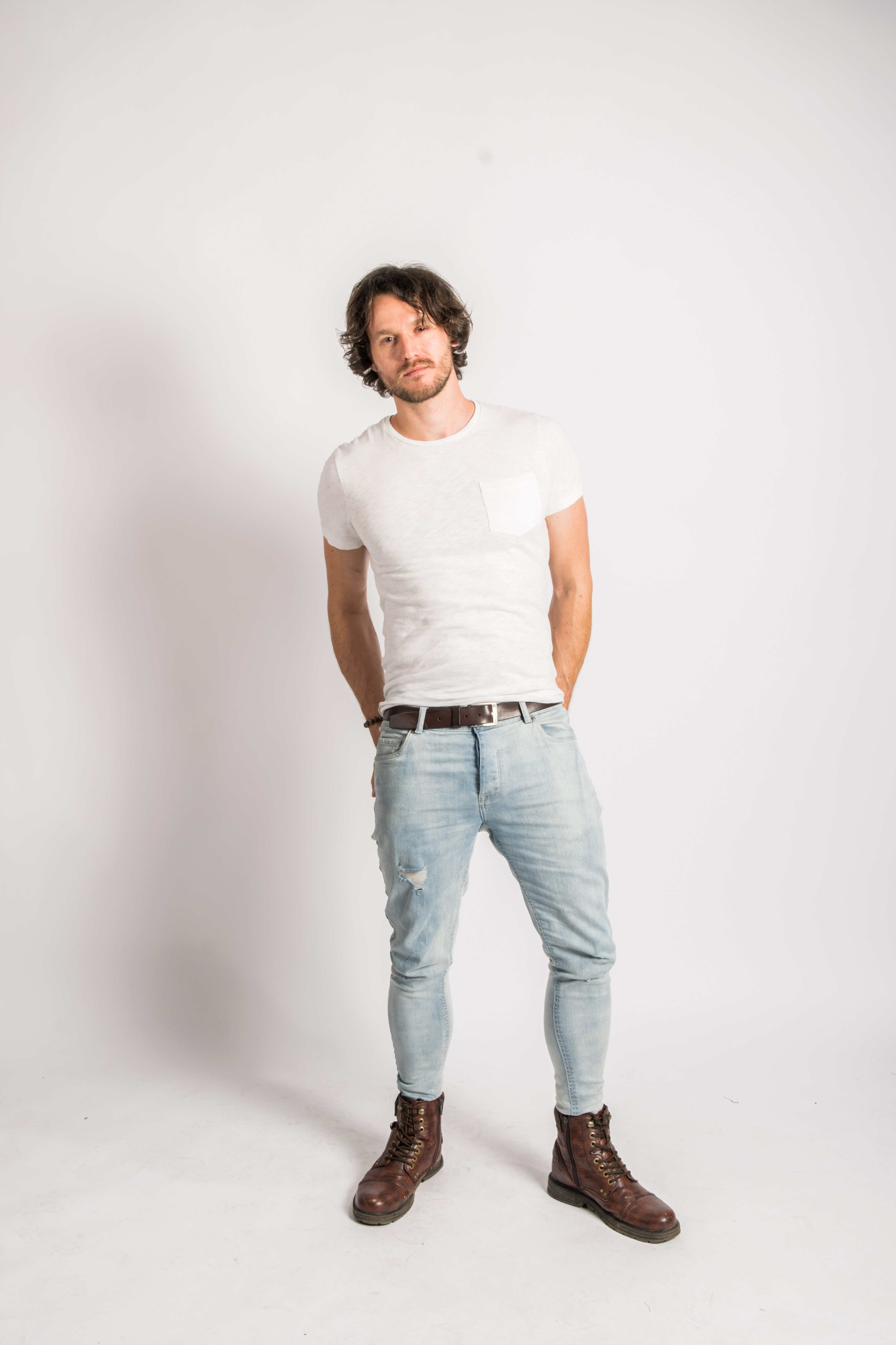 light blue ripped jeans mens